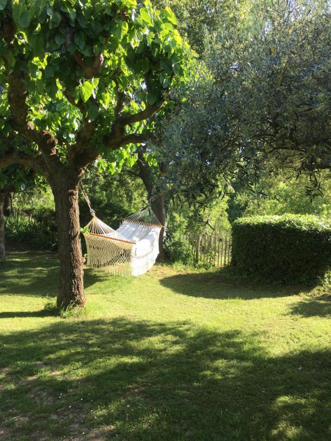 于泽斯Les Olivettes Le Mazet住宿加早餐旅馆 外观 照片